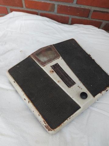 Oude analoge weegschaal  beschikbaar voor biedingen