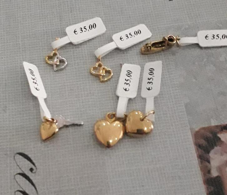 Pendentifs plaqué or neuf (prix légèrement négociable), Handtassen en Accessoires, Kettinghangers, Nieuw, Goud, Goud, Ophalen