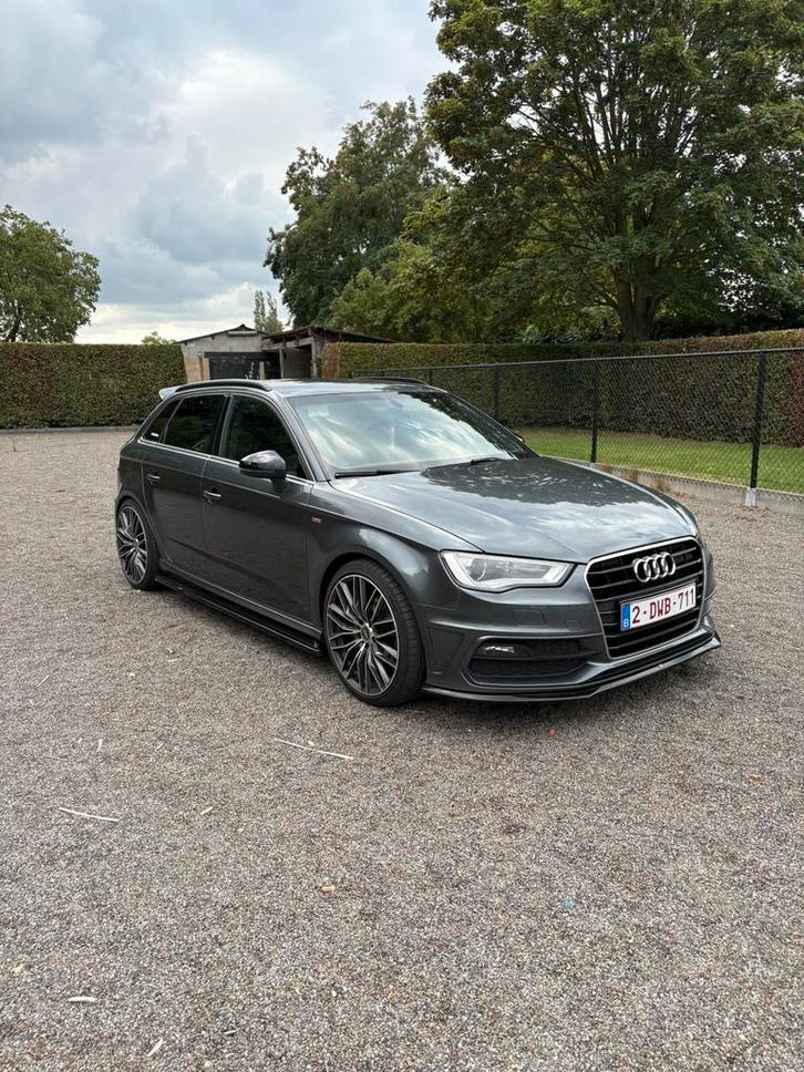 Audi a3 3X Sline, Auto's, Audi, Particulier, A3, Benzine, Euro 5, Stadsauto, 5 deurs, Handgeschakeld, Zilver of Grijs, Zwart, Leder en Stof