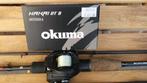 Canne casting Spro + moulinet okuma, Watersport en Boten, Hengelsport | Roofvissen, Ophalen, Zo goed als nieuw, Molen