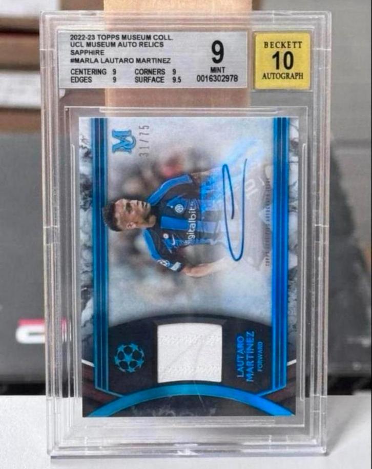 2022-23 Topps Museum Collection UCL /75 Martinez Graded 10, Verzamelen, Sportartikelen en Voetbal, Nieuw, Spelerskaart, Ophalen of Verzenden