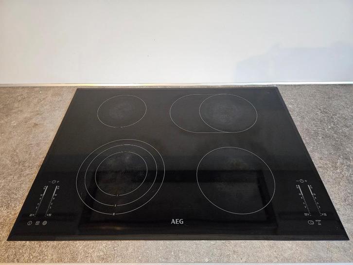 kookplaat AEG, Electroménager, Tables de cuisson, Utilisé, Encastré, 4 zones de cuisson, Enlèvement