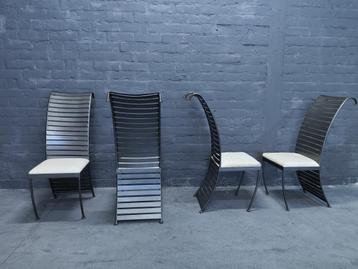 Memphis style gesmeden dinerstoelen, Huis en Inrichting, Stoelen, Ophalen, Memphis bauhaus, Zo goed als nieuw, Vier