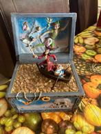 Disney Traditions - Peter Pan Treasure Chest Scene, Statue ou Figurine, Enlèvement ou Envoi, Peter Pan ou Pinocchio, Neuf