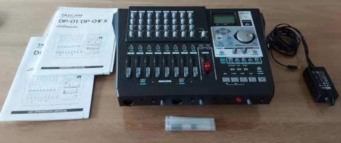 Tascam DP-01FX/CD Digital Portastudio, Muziek en Instrumenten, Mengpanelen, Zo goed als nieuw, 5 tot 10 kanalen, Microfooningang
