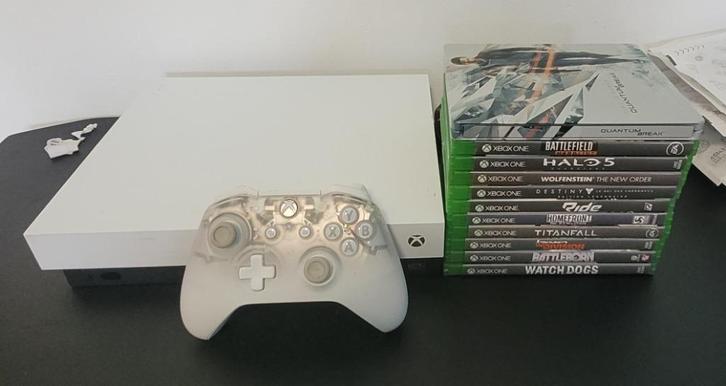 Xbox one x, Games en Spelcomputers, Spelcomputers | Xbox One, Zo goed als nieuw, Xbox One X, Met 1 controller, Met games, Ophalen