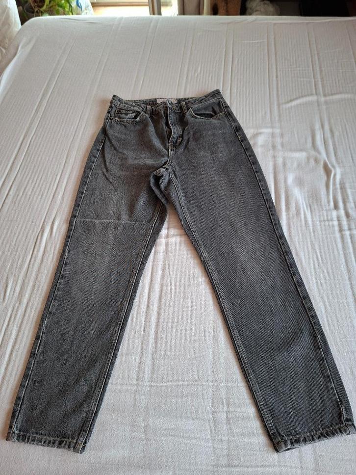 Grijze Mom-jeans (W28/L30), Kleding | Dames, Broeken en Pantalons, Gedragen, Grijs, Lang, Ophalen of Verzenden