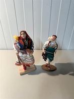 Twee Vintage Roemeense Poppen- Op Houten Voetjes, Verzamelen, Ophalen of Verzenden, Zo goed als nieuw
