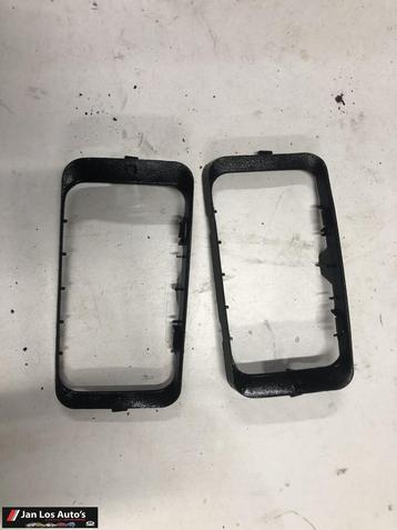 Audi 80 B2 typ81  mistlamp  inbouwrand facelit beschikbaar voor biedingen