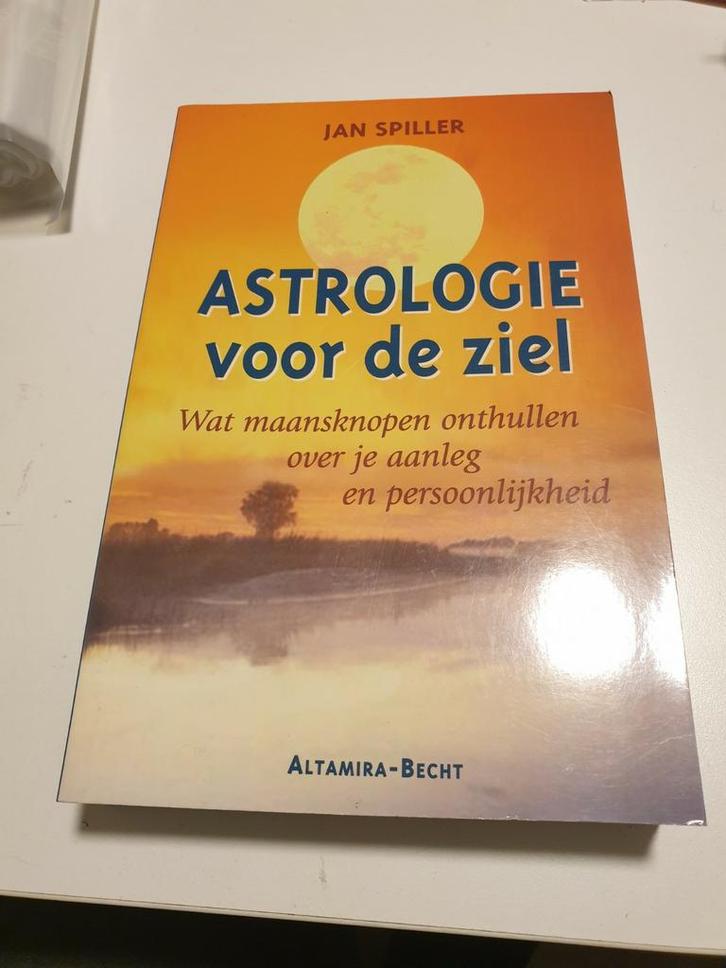 Spiller - Astrologie voor de ziel.  5e druk 2006, Boeken, Esoterie en Spiritualiteit, Zo goed als nieuw, Astrologie, Ophalen of Verzenden