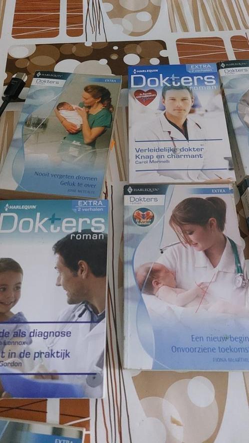 Harlequin doktersroman - 2 en 3-verhalen, Boeken, Romans, Gelezen, Ophalen of Verzenden