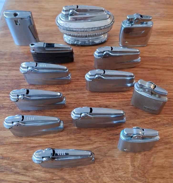 ​Grote Collectie Vintage Ronson Stijl Aanstekers (13 Stuks), Verzamelen, Rookartikelen, Aanstekers en Luciferdoosjes, Zo goed als nieuw