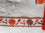 galon - ruban léger blanc 30 mm motif orange et brun G307, Hobby & Loisirs créatifs, Ruban, Bande ou Élastique, Enlèvement ou Envoi