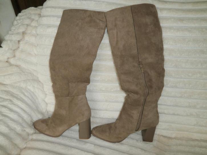 LAARZEN LINEA LORREST, Kleding | Dames, Schoenen, Zo goed als nieuw, Hoge laarzen, Beige, Verzenden