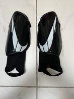 Nike Charge Scheenbeschermers, Sport en Fitness, Voetbal, Ophalen, Zo goed als nieuw