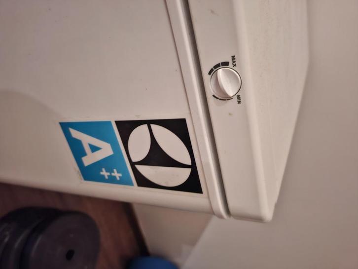 Compacte Electrolux diepvries – energiezuinig (A+), Elektronische apparatuur, Vriezers en Diepvrieskisten, Gebruikt, Vrijstaand
