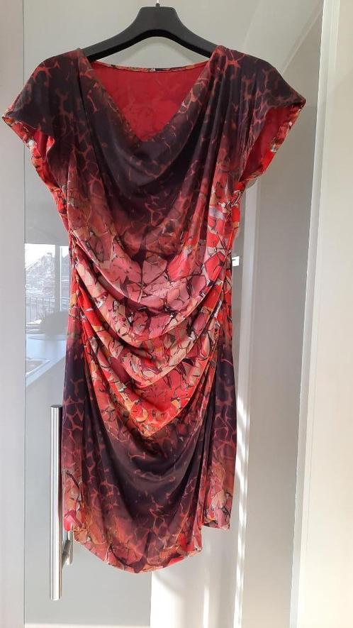 Gedrapeerd kleedje, Kleding | Dames, Jurken, Zo goed als nieuw, Maat 38/40 (M), Oranje, Knielengte, Ophalen of Verzenden