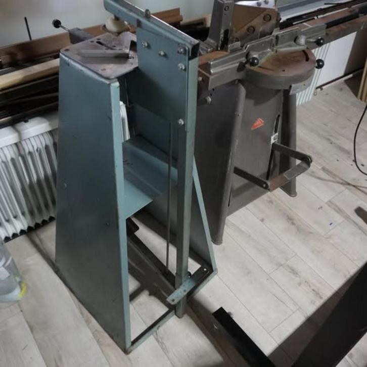 Stans apparaat on lijsten te stanzen, Doe-het-zelf en Bouw, Gereedschap | Overige machines, Gebruikt, Ophalen
