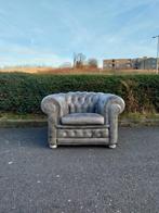 Zeer comfortabele grijze Chesterfield fauteuil, Anglais, Gebruikt, Leer, 75 tot 100 cm