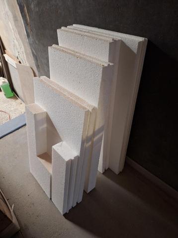 Stukken piepschuim van 8 cm dik. beschikbaar voor biedingen