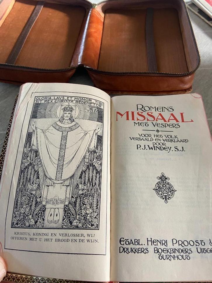 Mis- en vesperboek + etui, Antiek en Kunst, Antiek | Boeken en Manuscripten, Ophalen of Verzenden