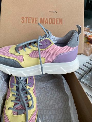 Mooie kleurrijke sneakers Steve Madden maat 39 beschikbaar voor biedingen