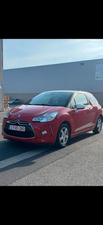 CITROEN DS3 BENZINE GEKEURD VOOR VERKOOP, Auto's, Citroën, Euro 5, Stof, Zwart, Particulier