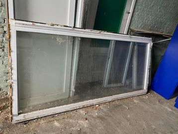 groot lang venster kunststof PVC beschikbaar voor biedingen