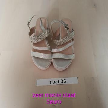 Mooie sandalen maat 36  beschikbaar voor biedingen