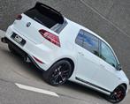 **VW Golf 7 GTI - ClubSport Look - MK8 GTI zetels - Garantie, Auto's, Stof, Euro 6, 1984 cc, Wit