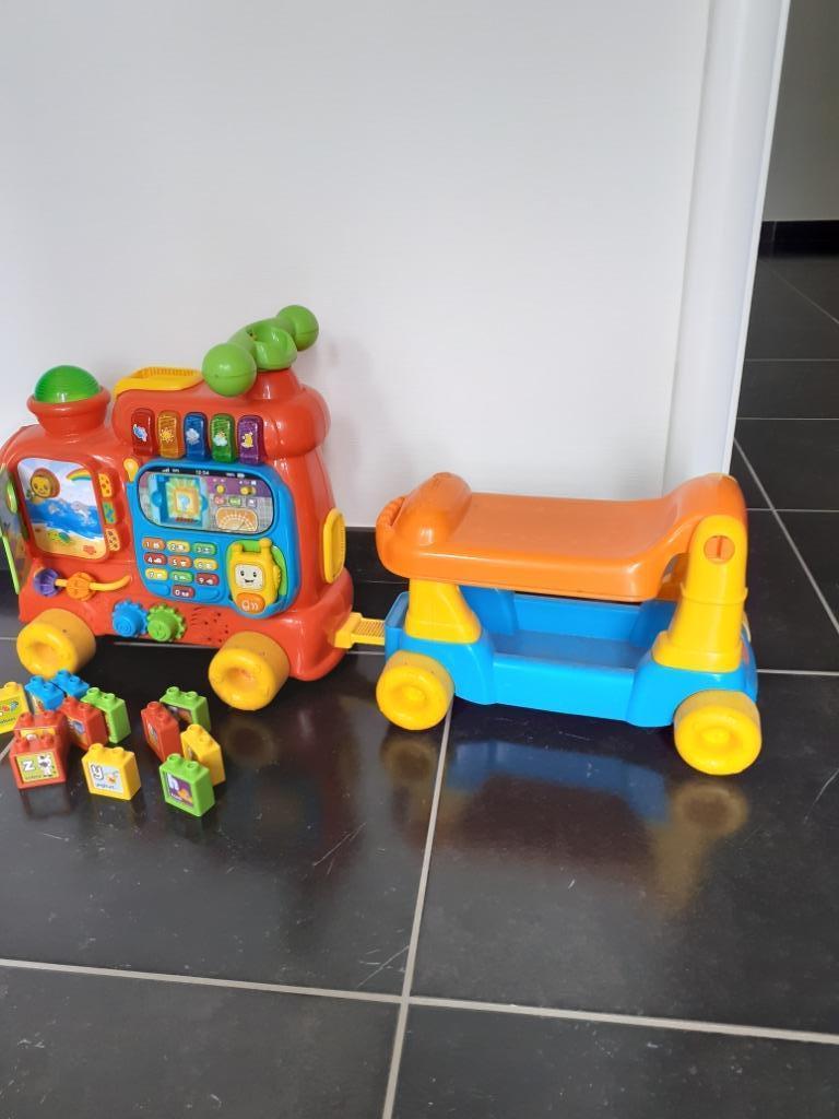 Speelgoed loopauto trein met bankje, Ophalen, Zo goed als nieuw, 6 maanden tot 2 jaar