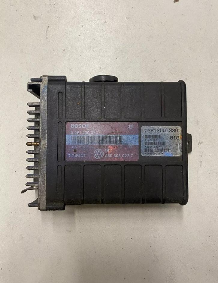 Volkswagen Polo Mk2 1.3i G40 0261200330 Ecu, Auto-onderdelen, Elektronica en Kabels, Volkswagen, Gebruikt, Ophalen of Verzenden
