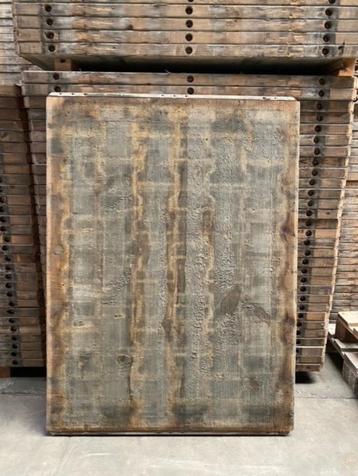 steenschotten, houten platen, vlonder uit hout, houten vloer beschikbaar voor biedingen