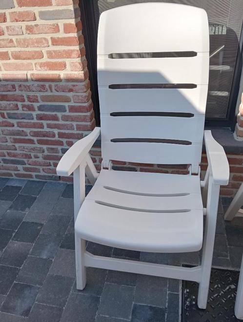 Verstelbare stoelen met bijpassende kussens en tafel, Tuin en Terras, Tuinstoelen, Gebruikt, Kunststof, Verstelbaar, Ophalen