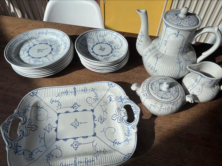 Pieces 1930  BOSCH FRÈRES (LA LOUVIÈRE /BELGIQUE), Antiquités & Art, Antiquités | Services (vaisselle) pièces, Enlèvement ou Envoi