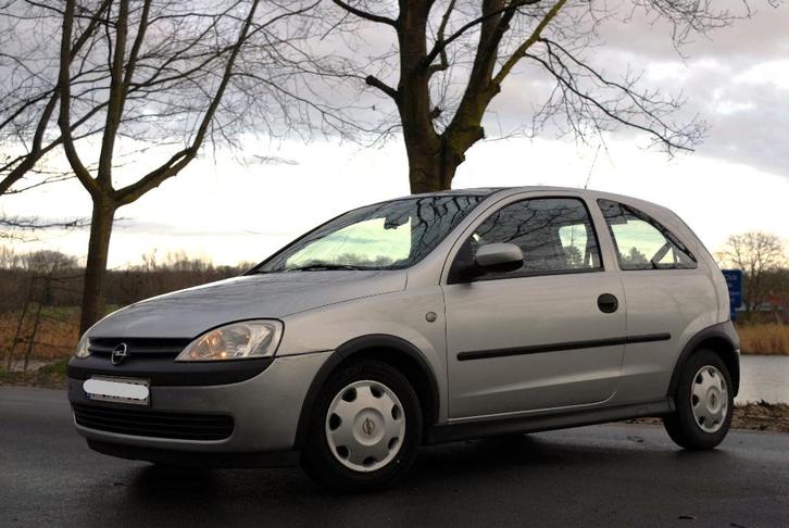 Opel Corsa 03 essence ** prêt à être immatriculé**, Autos, Opel, Particulier, Corsa, ABS, Airbags, Peinture métallisée, Radio