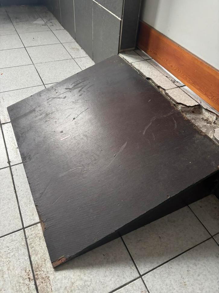 Oprij plank deur - mindervaliden, Doe-het-zelf en Bouw, Hang- en Sluitwerk, Zo goed als nieuw, Ophalen
