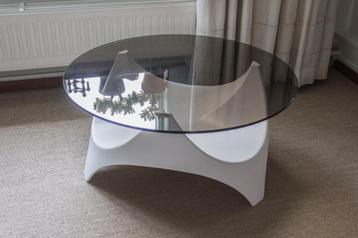 Table basse vintage des années 70 au design de l'ère spatial, Moins de 50 cm, Rond, 50 à 100 cm, Verre