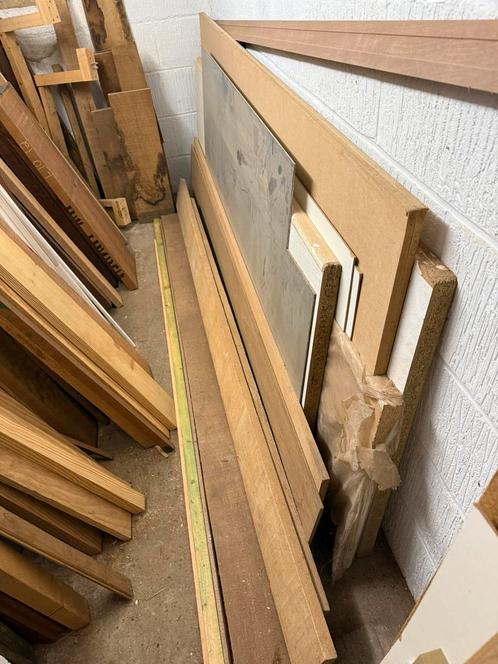 Lot de bois massif et plan de travail de cuisine, Doe-het-zelf en Bouw, Hout en Planken, Zo goed als nieuw, Plank, Beuken, Ophalen