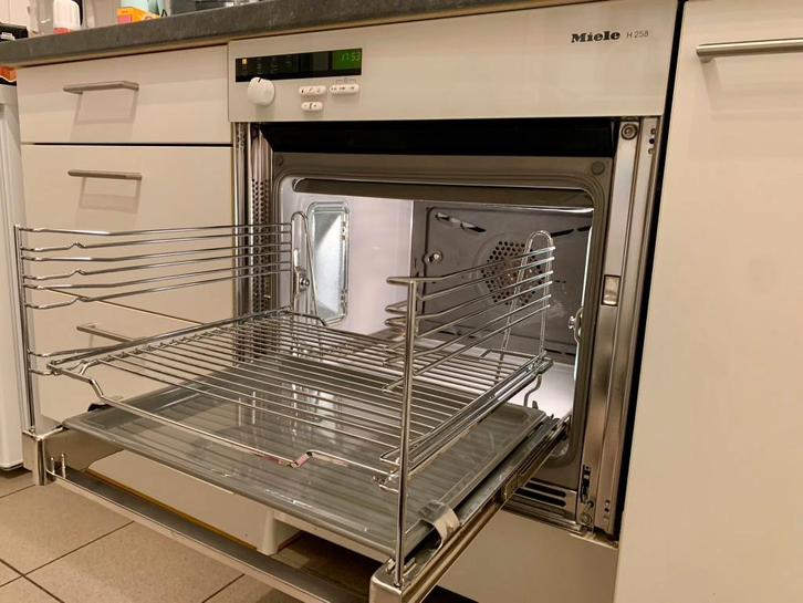 Miele inbouw oven, Elektronische apparatuur, Ovens, Zo goed als nieuw, Inbouw, Oven, 45 tot 60 cm, Ophalen