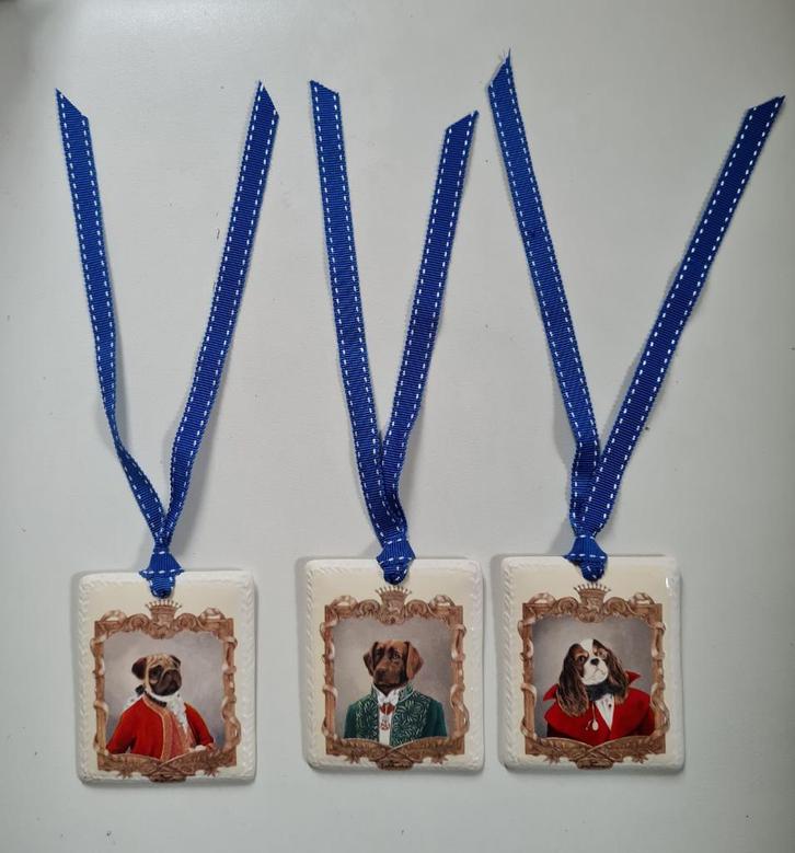 3 porselein 'Royal Dog' Niderviller schildjes, Antiek en Kunst, Antiek | Porselein, Ophalen of Verzenden