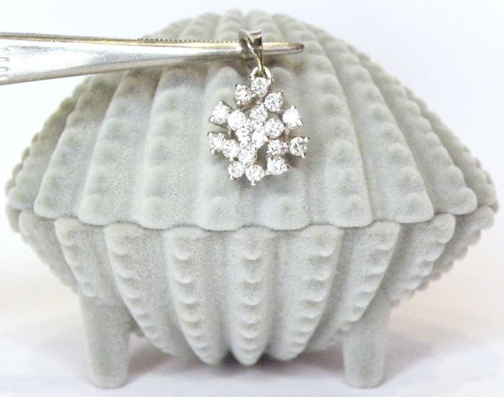 18KT kettinghanger met Briljant geslepen diamanten / 0.80crt, Handtassen en Accessoires, Kettinghangers, Zo goed als nieuw, Goud