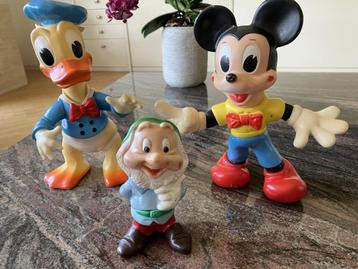 Donald Duck, Mickey mouse en dwerg beschikbaar voor biedingen