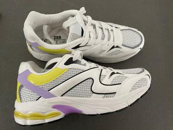 Sneakers (Nieuw) beschikbaar voor biedingen