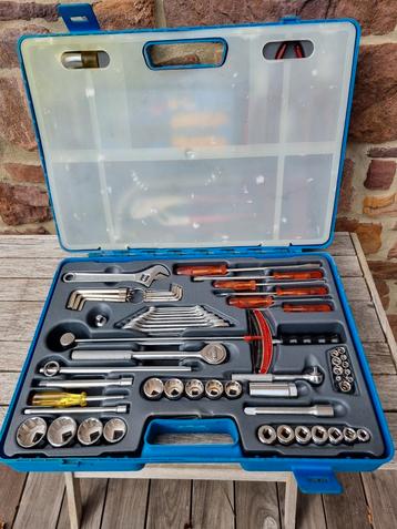 Malette à outils ultra complète beschikbaar voor biedingen