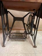 Ancienne maxhine a coudre a restaurer, Ophalen