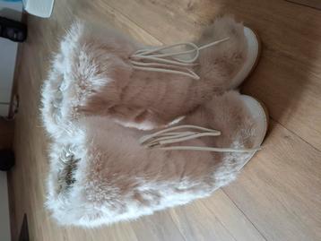 Moonboots BARTS beschikbaar voor biedingen