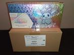 Sealed super premium collection box prismatic case ( 4st), Ophalen, Nieuw