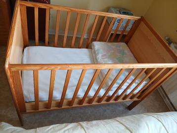 Lit cage bois pin massif + matelas beschikbaar voor biedingen