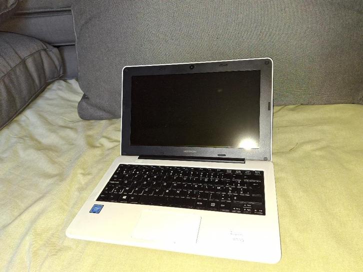 Medion Classmate laptop, Computers en Software, Windows Laptops, Zo goed als nieuw, 11 inch, Onbekend, 4 GB, Azerty, Ophalen